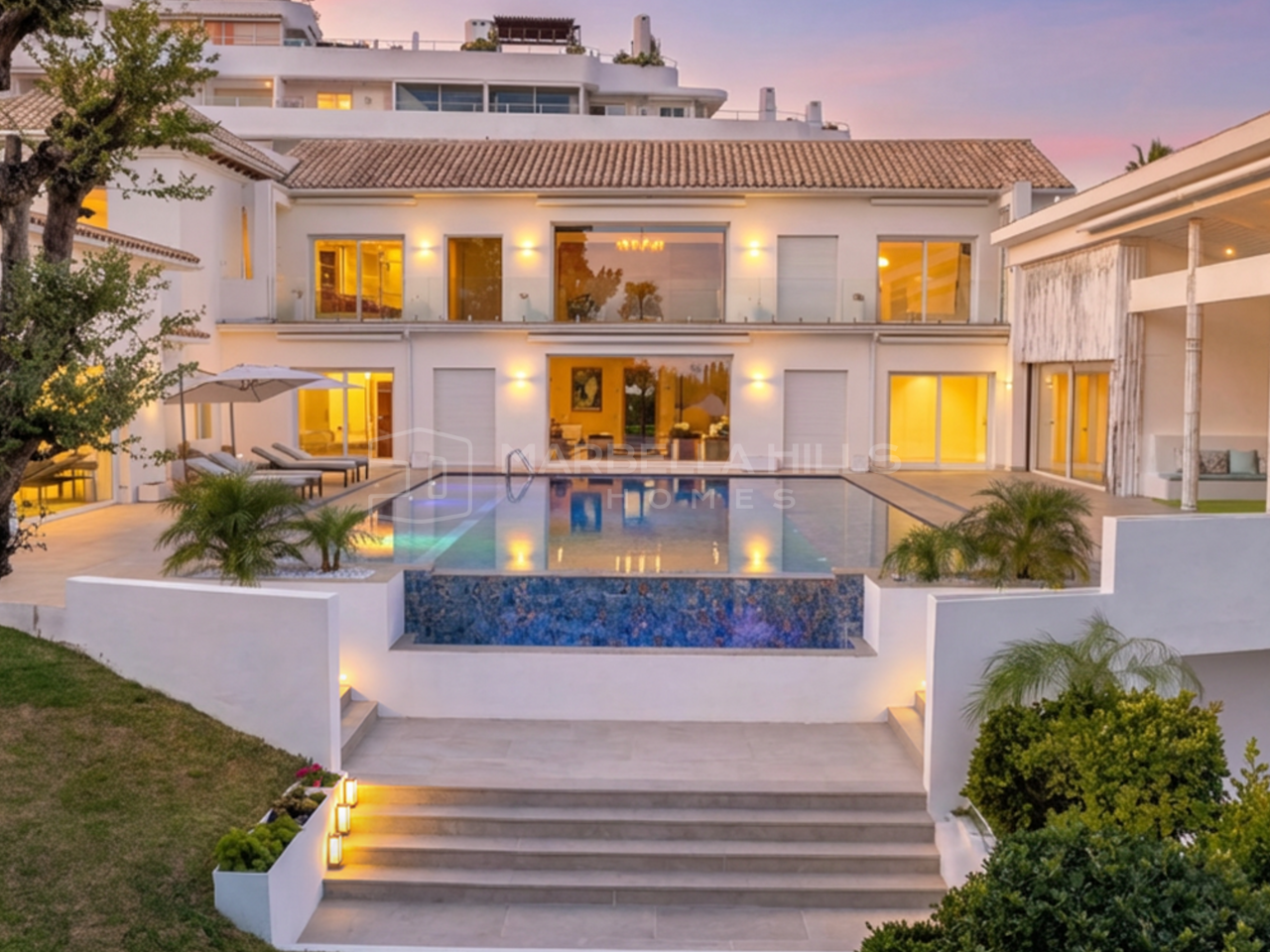 Villa moderne rénovée à Guadalmina Alta, Marbella – Spacieuse propriété familiale proche golf et commodités