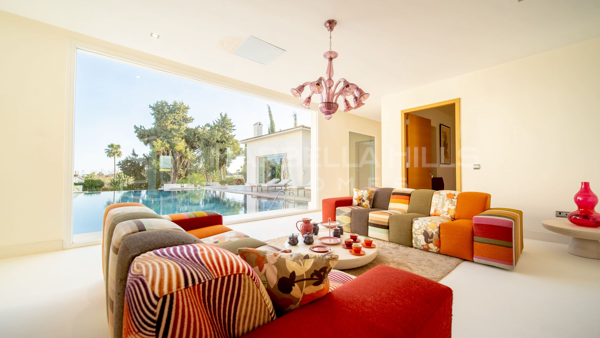 Moderne renovierte Villa in Guadalmina Alta, Marbella – Großzügiges Familienhaus nahe Golf und Annehmlichkeiten