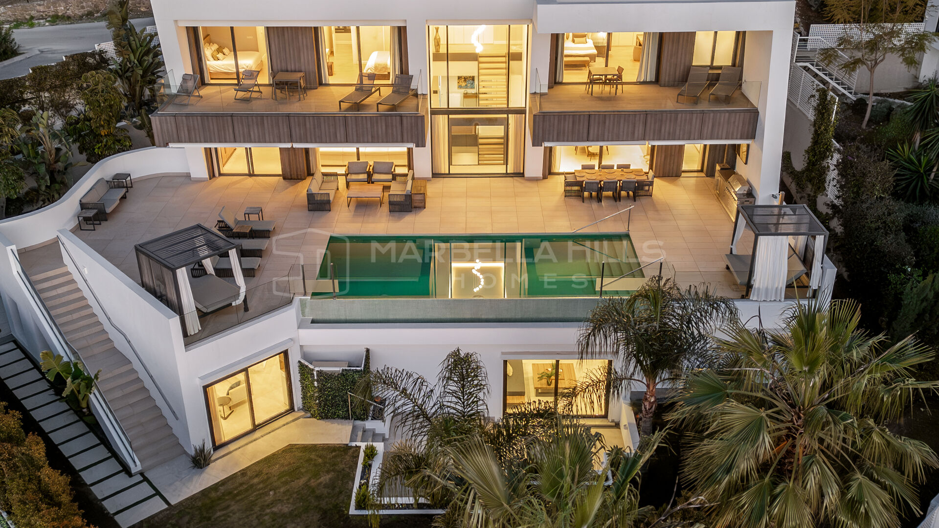 Luxury Contemporary Villa for Sale in El Paraíso Estepona | 6 Bedroom Modern Home with Spa and Panoramic Views