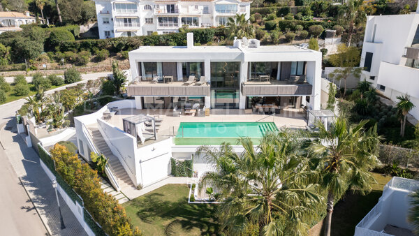 Luxury Contemporary Villa for Sale in El Paraíso Estepona | 6 Bedroom Modern Home with Spa and Panoramic Views