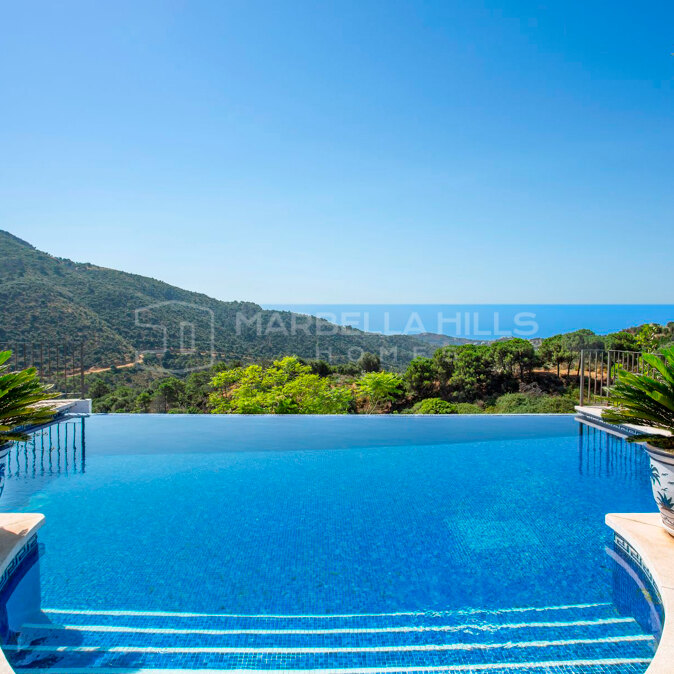 Luxury Mediterranean Villa for Sale in Monte Mayor Benahavís – Panoramic Sea Views, 5 Bedrooms and Infinity Pool