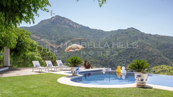 Luxusvilla zu verkaufen in Monte Mayor Benahavís – Panoramablick auf das Meer, 5 Schlafzimmer und Infinity-Pool