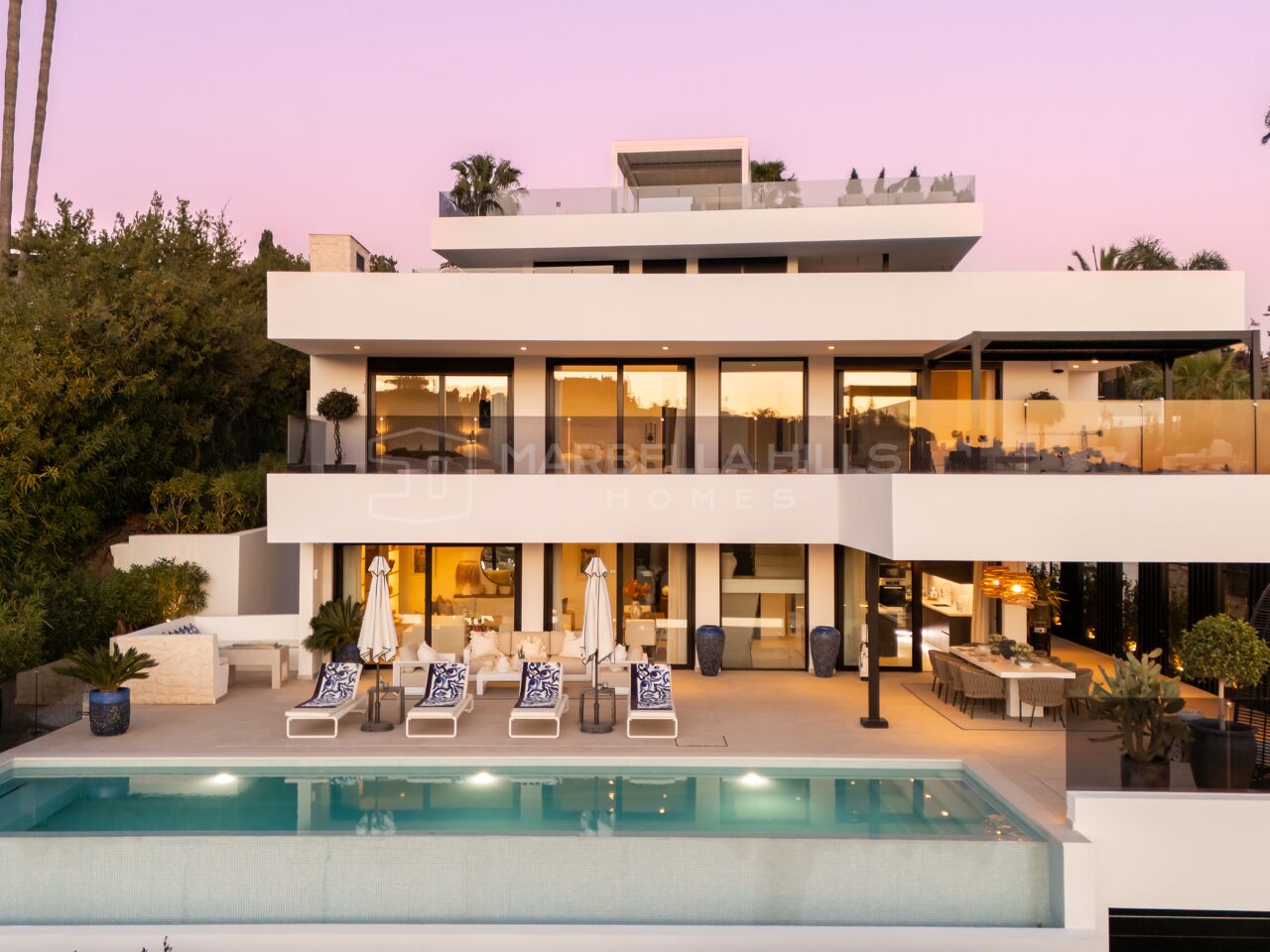 Villa de luxe à vendre Nueva Andalucía Marbella – Première ligne golf Los Naranjos