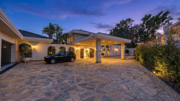 Luxusvilla in Río Real, Marbella — Größe, Privatsphäre und Potenzial
