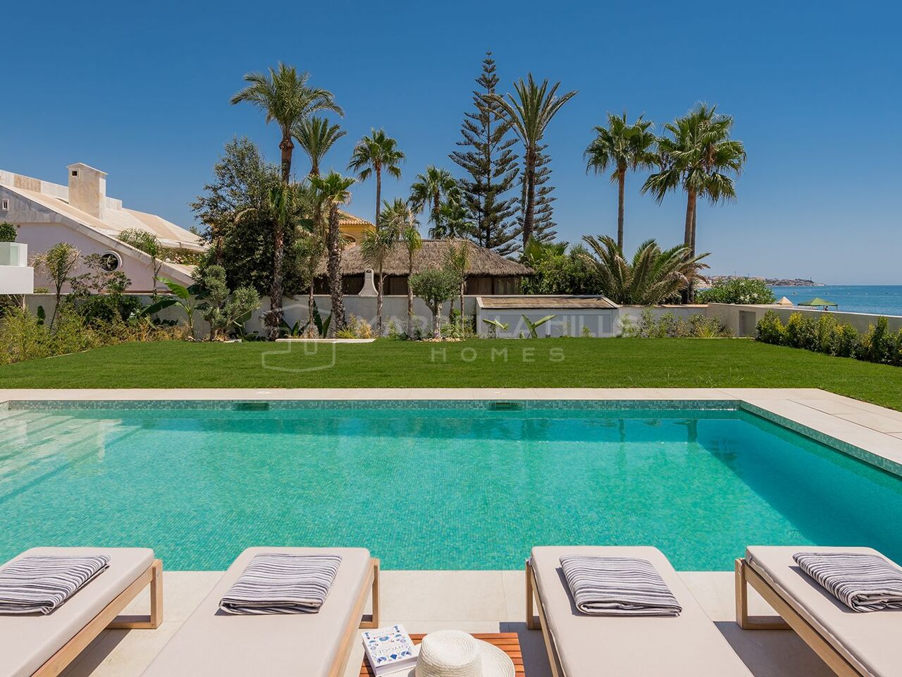 Strandvilla zum Verkauf in La Cala de Mijas | Direkter Meerzugang