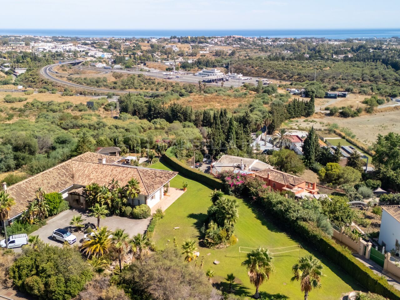Villa à Benahavís avec Vue Mer Panoramique, Intimité et Grand Terrain