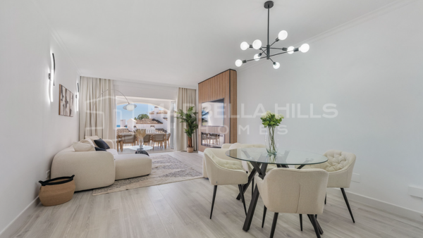 Apartment for Sale in Altos de La Quinta, Benahavís – Sea and Golf Views, Bright 3 Bedrooms