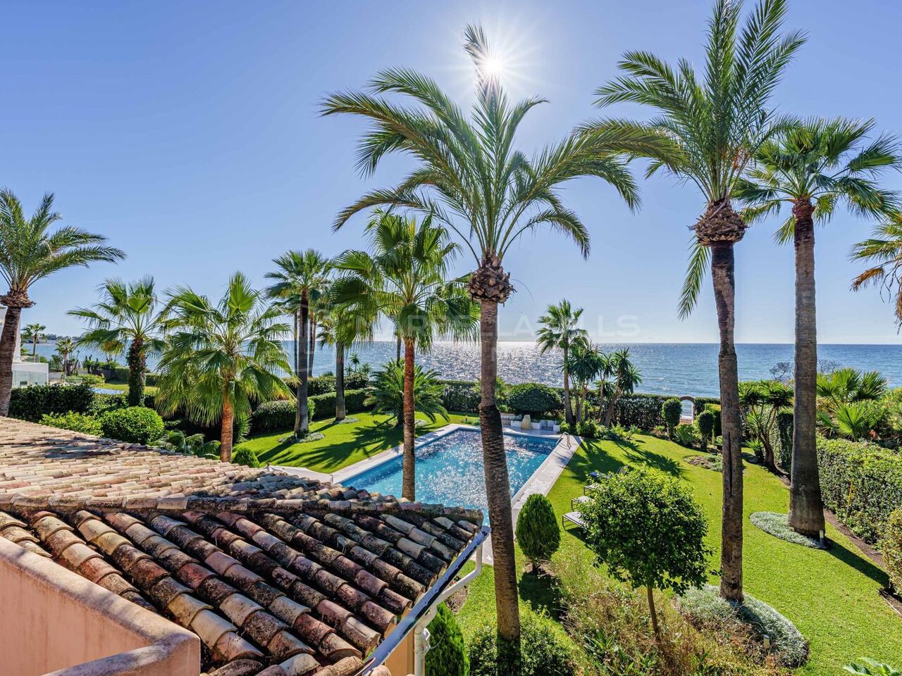 Beachfront Villa for Sale in El Paraiso, Estepona | Development Opportunity - Touristic license in place