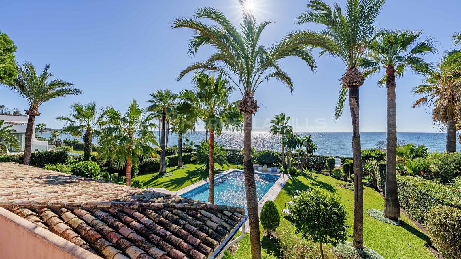 Beachfront Villa for Sale in El Paraiso, Estepona | Development Opportunity - Touristic license in place