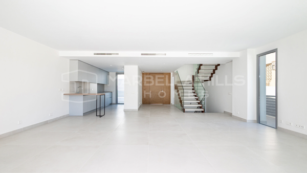 Casa adosada de esquina en venta en Guadalmina Alta, Marbella | Piscina privada