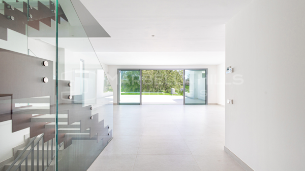 Casa adosada de esquina en venta en Guadalmina Alta, Marbella | Piscina privada