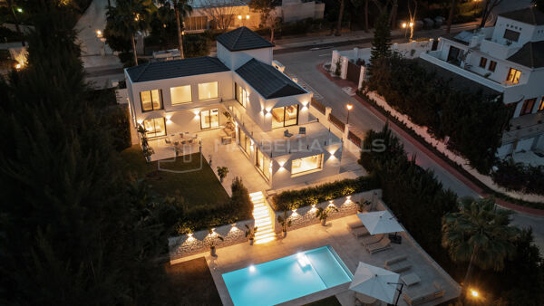 Villa de Luxe Rénovée à Vendre à Las Brisas, Nueva Andalucía, Marbella
