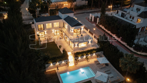 Villa de Luxe Rénovée à Vendre à Las Brisas, Nueva Andalucía, Marbella