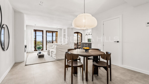 Apartamento de 2 dormitorios totalmente reformado en venta en Benahavís | Los Arqueros Golf