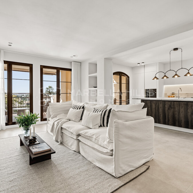Appartement 2 chambres entièrement rénové à vendre à Benahavís | Los Arqueros Golf