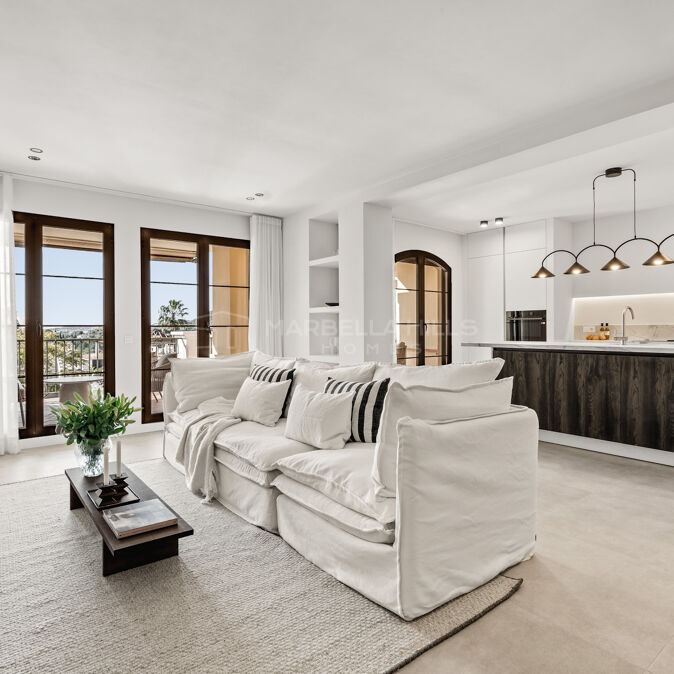 Fully Renovated 2 bedroom Apartment for sale in Benahavís | Los Arqueros Golf