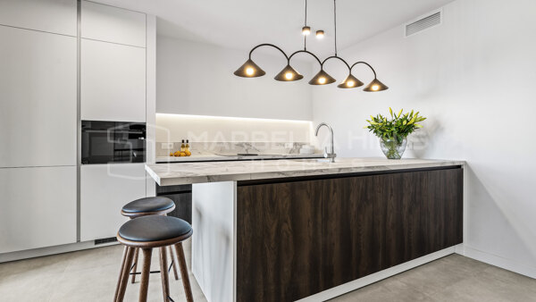 Apartamento de 2 dormitorios totalmente reformado en venta en Benahavís | Los Arqueros Golf