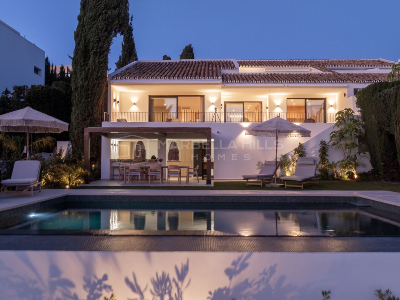 Villa à Vendre à Benahavís | El Paraíso Alto avec Vue Mer Panoramique