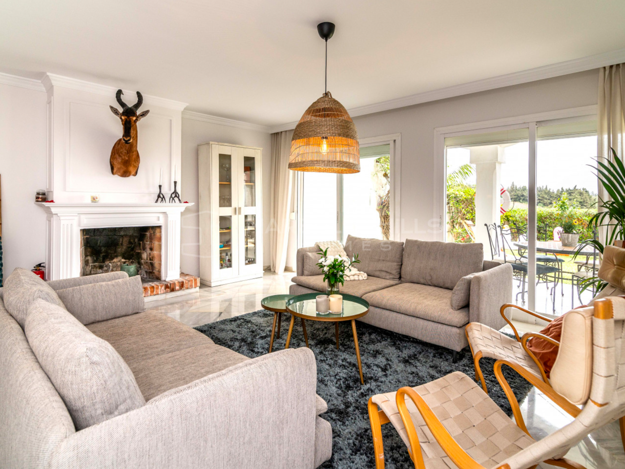 Maison de ville 4 chambres à vendre à Nueva Andalucía | À pied de Puerto Banús | Licence touristique