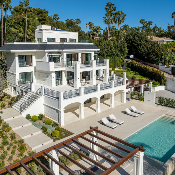 Private Residence in Nueva Andalucía’s Golf Valley – Designed for Privacy
