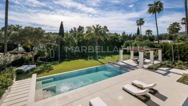 Private Residenz im Golf Valley von Nueva Andalucía – Konzipiert für Privatsphäre