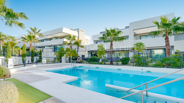 Modernes Reihenhaus in La Cala de Mijas zu verkaufen mit Garten, Solarium und touristischer Lizenz