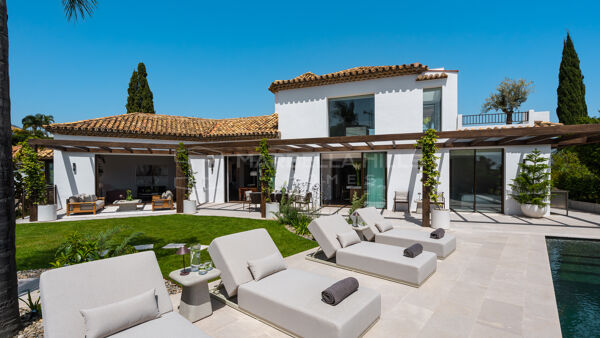 Luxury Villa for Sale in El Herrojo, La Quinta, Benahavís