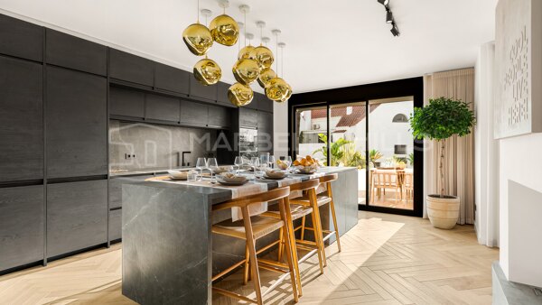 Contemporary Renovated 3-Bedroom Apartment for Sale in Nueva Andalucía Marbella