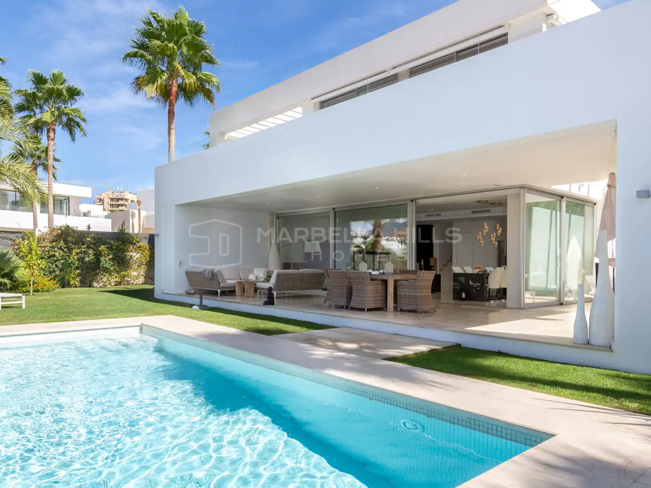 Moderne Villa mit 3 Schlafzimmern in La Finca de Marbella Río Real zu verkaufen