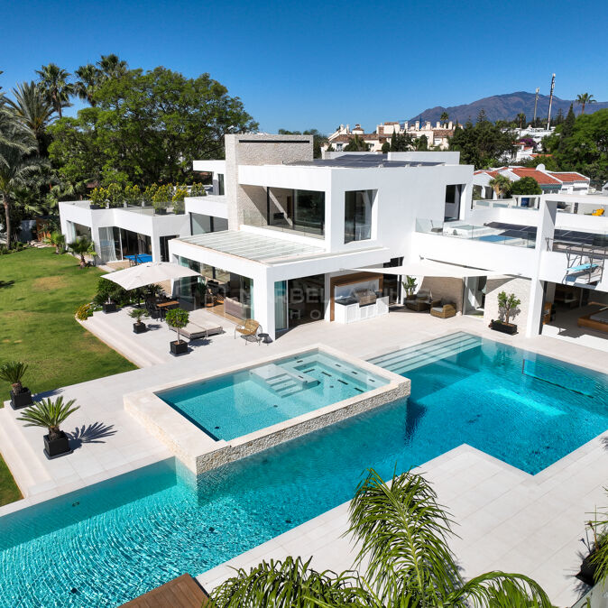 Luxusvilla zum Verkauf in El Paraíso New Golden Mile