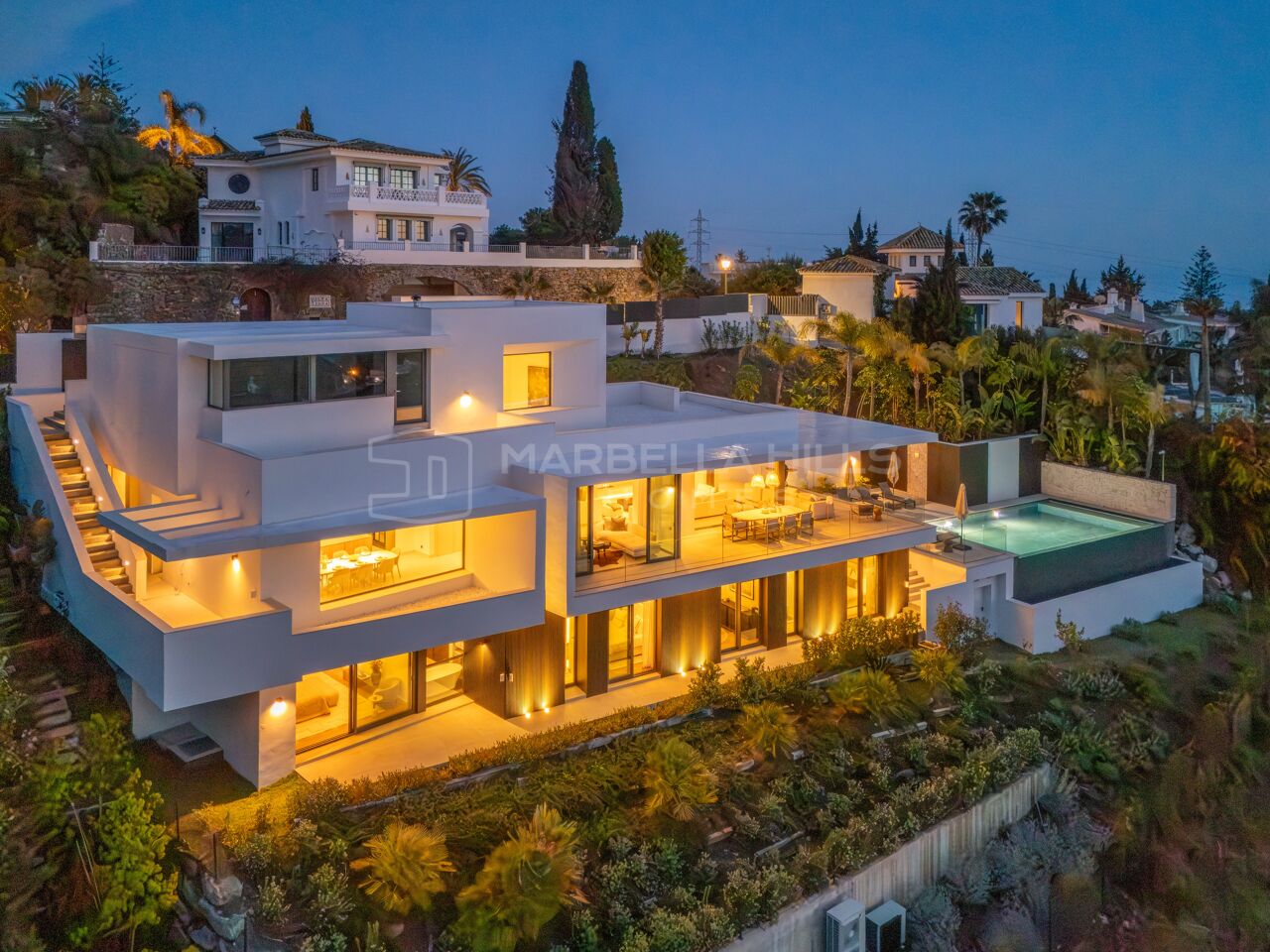 Luxury Contemporary Villa for Sale in El Rosario, Marbella East with Sea Views and Infinity Pool