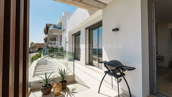 Penthouse Duplex de Luxe à Vendre à Real de la Quinta Benahavís avec Vue Mer et Solarium Privé