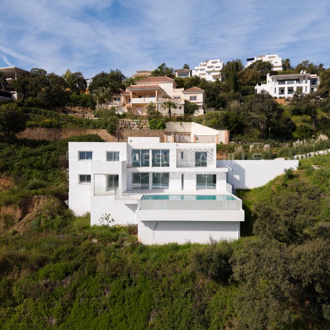 Brand New Villa for Sale in La Mairena Marbella with Panoramic Sea Views