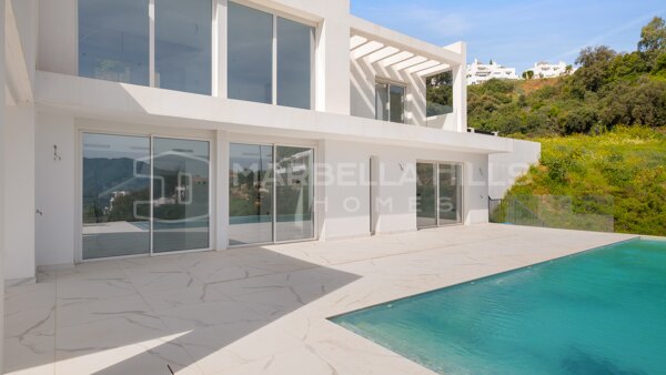 Brand New Villa for Sale in La Mairena Marbella with Panoramic Sea Views