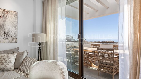 Contemporary Penthouse for Sale in South Place, Estepona | Rooftop Jacuzzi & Sea Views