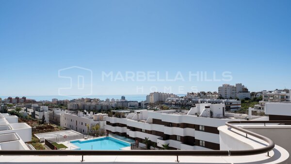 Contemporary Penthouse for Sale in South Place, Estepona | Rooftop Jacuzzi & Sea Views