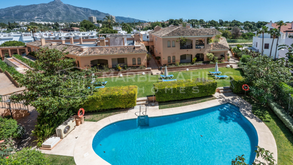 Appartement à Vendre à Pied de Puerto Banús | Nueva Andalucía Marbella