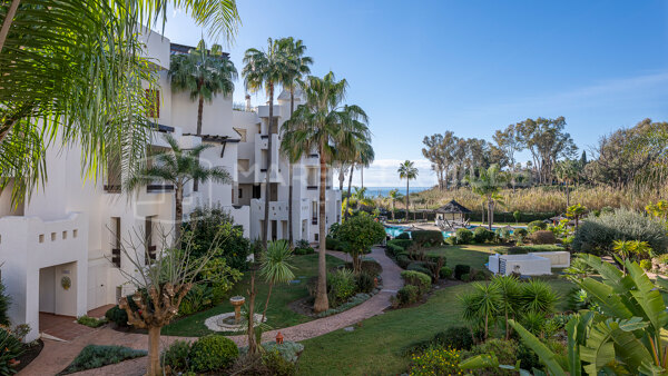 Beachfront Apartment for Sale in Bahía del Velerín | New Golden Mile Estepona
