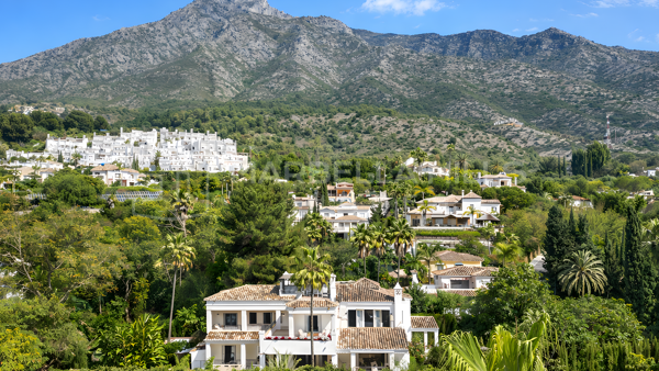 Villa en Venta en Marbella Golden Mile – Privacidad y Lujo en Nagüeles