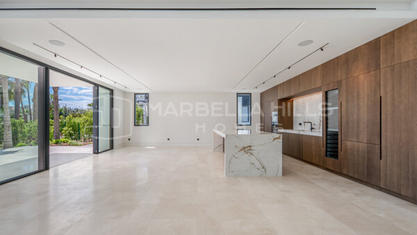 Villa Contemporaine de Luxe à Vendre à Marbella Golden Mile