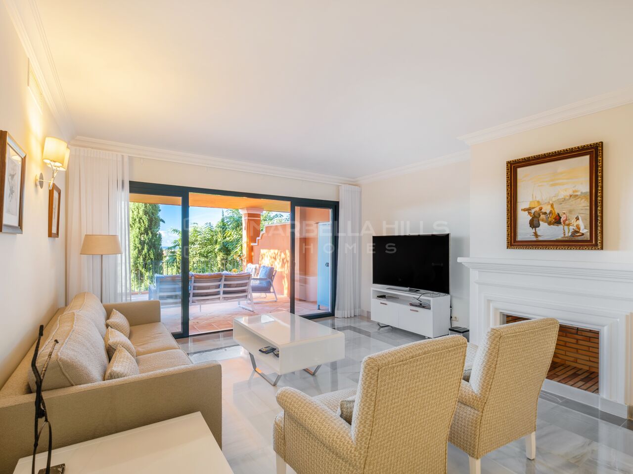Élégant appartement d’angle à vendre à Monte Halcones, Benahavís – Vues panoramiques sur la Méditerranée et art de vivre raffiné sur la Costa del Sol