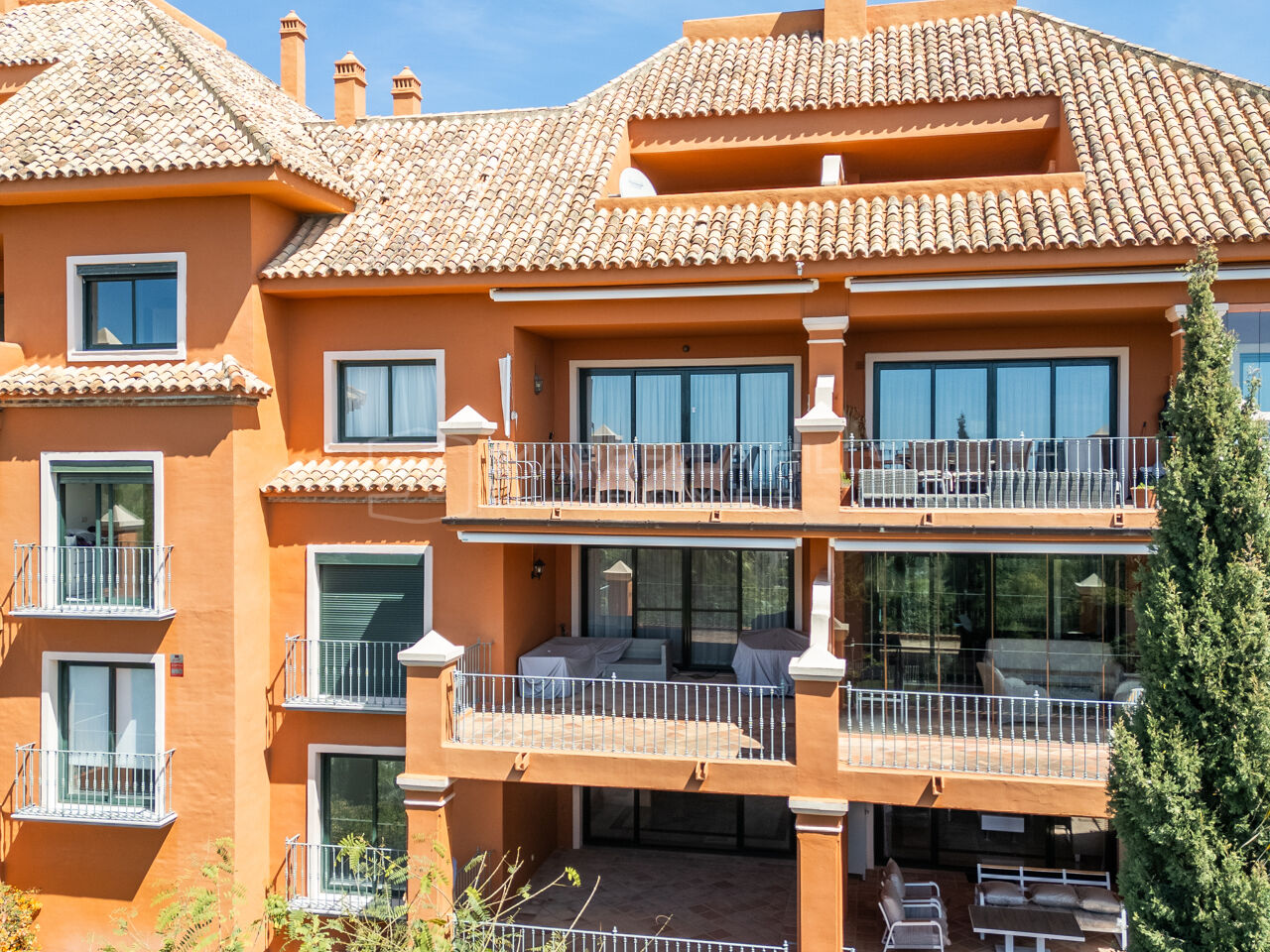 Élégant appartement à vendre à Monte Halcones, Benahavís – Vues panoramiques et art de vivre méditerranéen raffiné