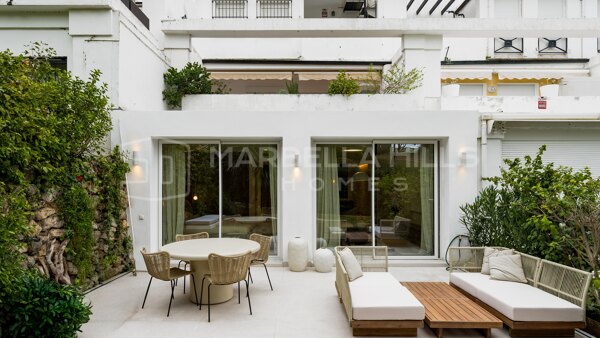 Apartamento renovado en venta en Terrazas de La Quinta, Benahavís – Elegante estilo de vida mediterráneo