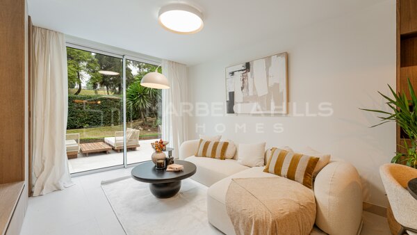 Apartamento renovado en venta en Terrazas de La Quinta, Benahavís – Elegante estilo de vida mediterráneo