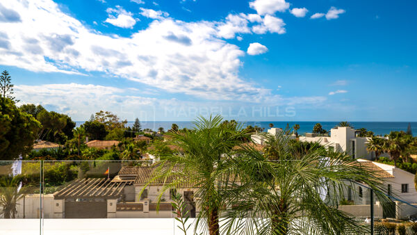 Villa contemporánea de lujo junto a la playa en venta en Marbesa, Marbella – Estilo de vida mediterráneo moderno a pocos pasos del mar