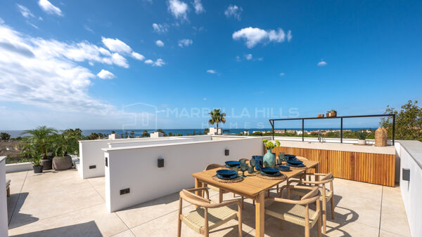Villa contemporánea de lujo junto a la playa en venta en Marbesa, Marbella – Estilo de vida mediterráneo moderno a pocos pasos del mar