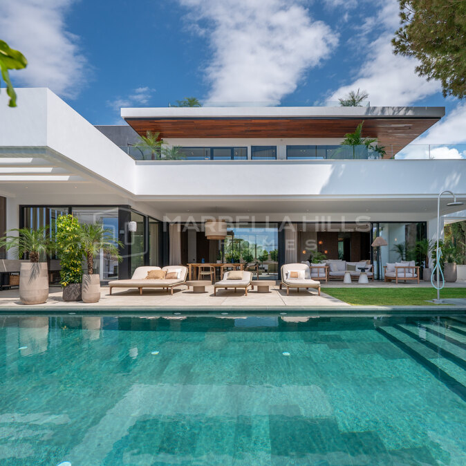 Moderne Luxusvilla am Strand zum Verkauf in Marbesa, Marbella – Mediterranes Wohnen nur wenige Schritte vom Meer entfernt