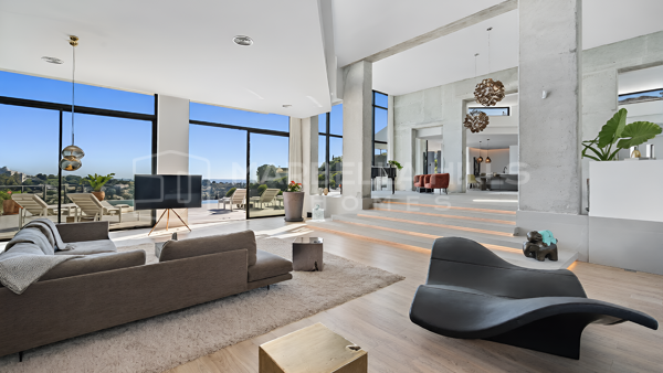 Luxury Contemporary Villa for Sale in Paraiso Alto, Benahavís – Panoramic Sea & Mountain Views