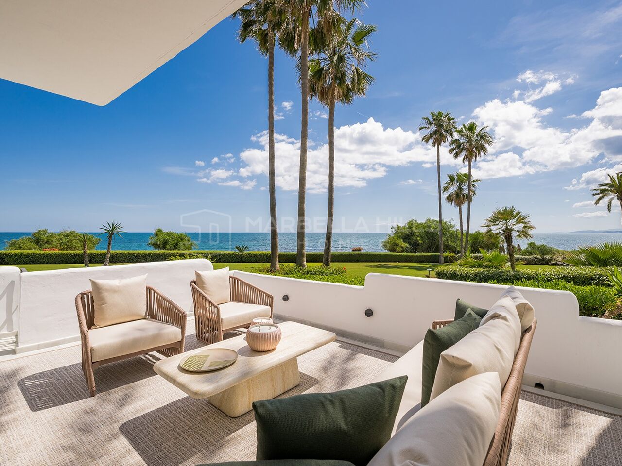 Appartement Exclusif en Première Ligne de Plage à Alcazaba Beach, Estepona