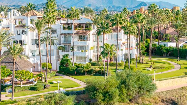 Exclusive Frontline Beach Apartment in Alcazaba Beach, Estepona